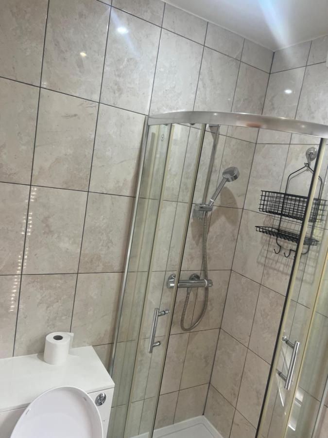 Large Modern Studio Flat London Exterior photo